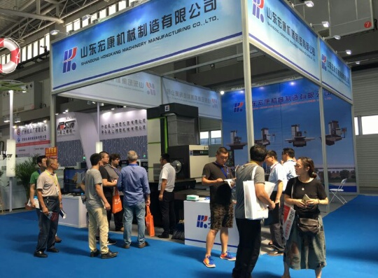 山东米兰·(milan)中国官方网站,米兰体育,ac米兰数控镗铣床参展青岛国际机床展.JPG